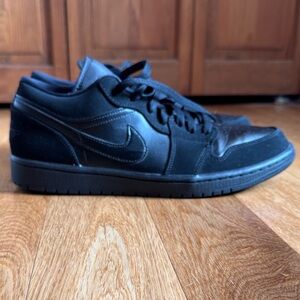 Air Jordan 1 Low Shoes Mens Size 10.5 Black Triple Black 553558-025